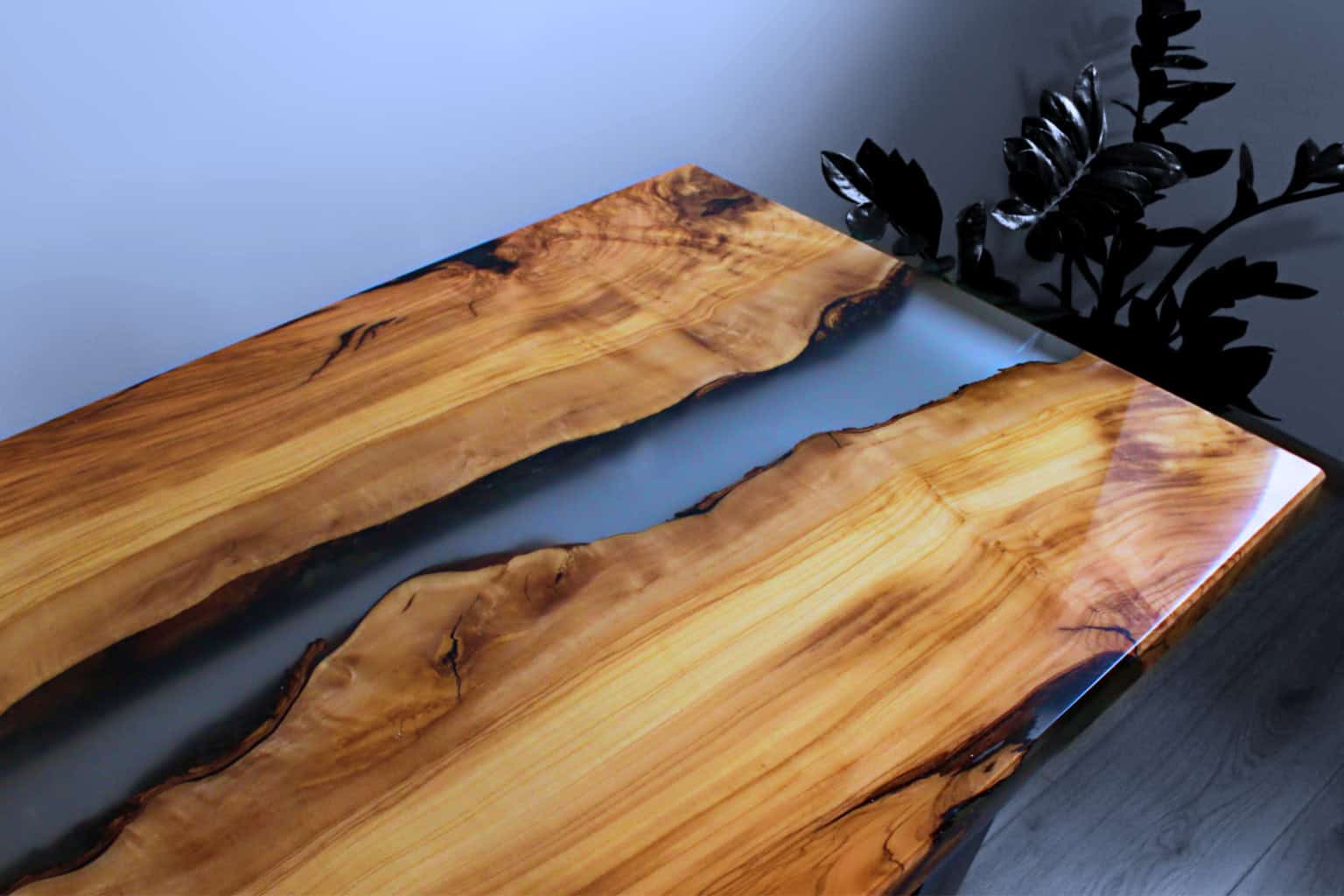epoxid-reka-stul-rustik-design